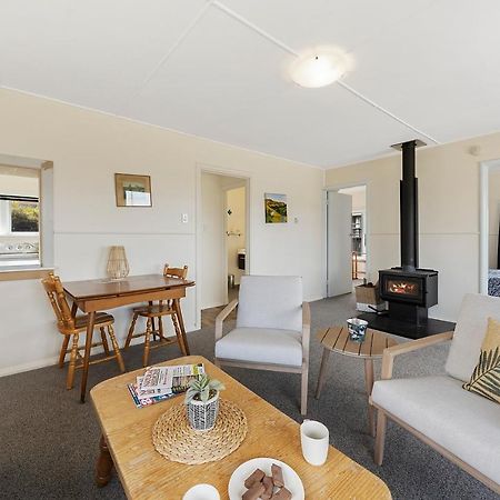 The Green Trout - Paraparaumu Beach Holiday Home Экстерьер фото