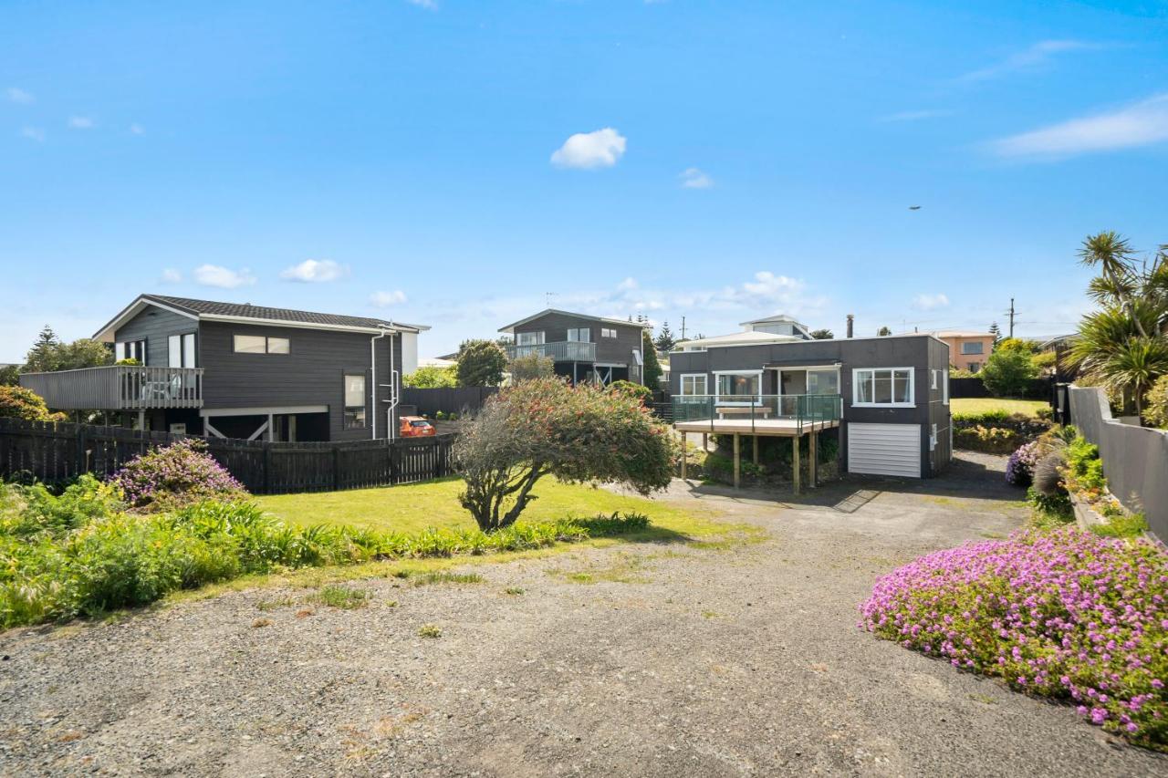 The Green Trout - Paraparaumu Beach Holiday Home Экстерьер фото